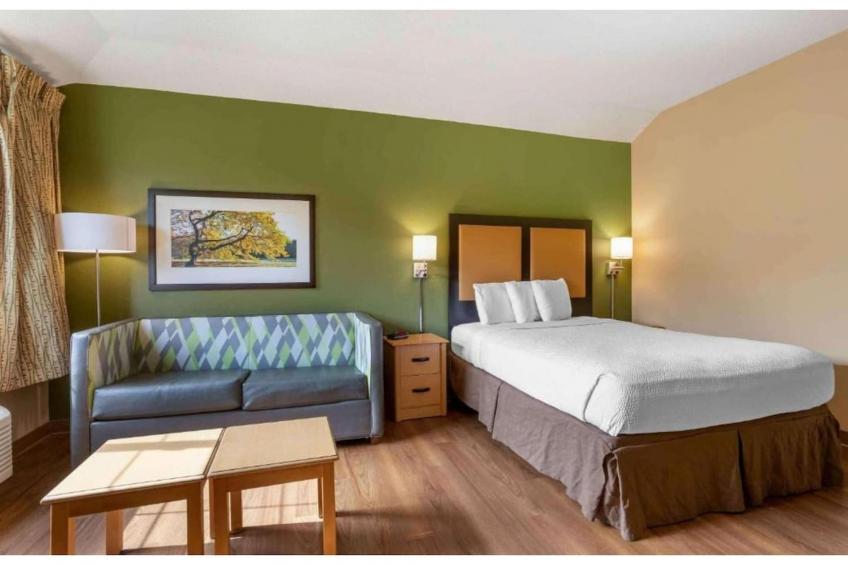 1 King Bed | Hearing Accessible, Kitchen - foto 6