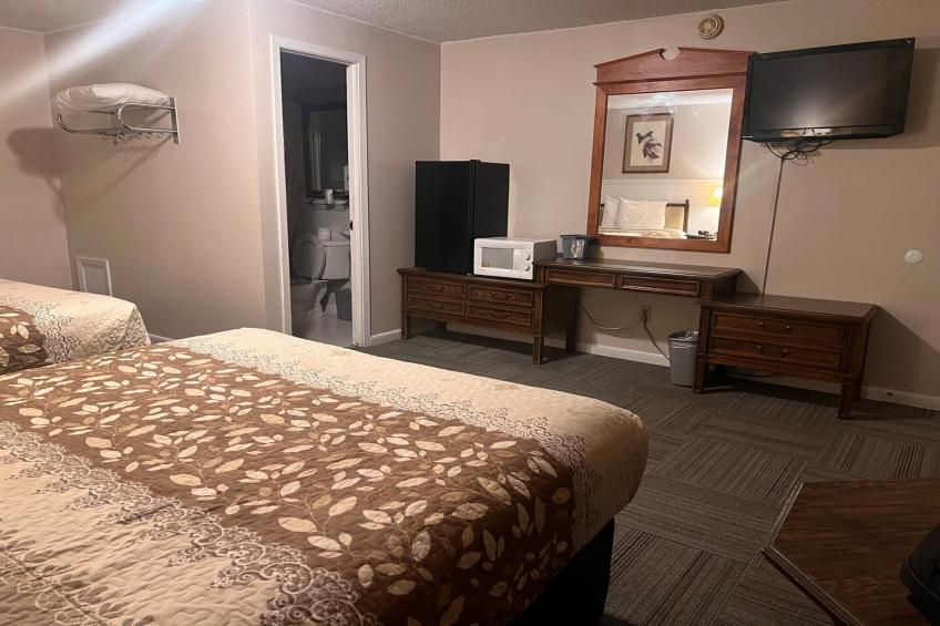 Large 2 Queen Beds Non-Smoking - foto 7