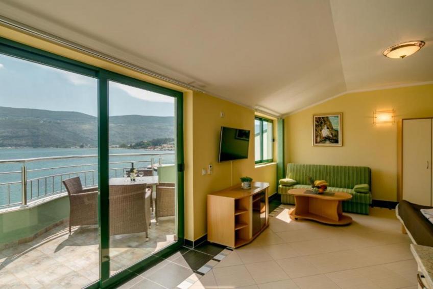Amor Residence - One Bedroom Apartment with Terrace and Partial Sea View (6) - foto 6