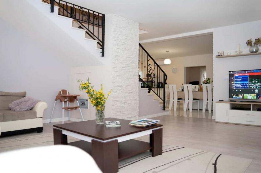 Peaceful Escape with Mountain Views, Heated Pool and Modern Amenities in Radošić - Four Bedroom Villa