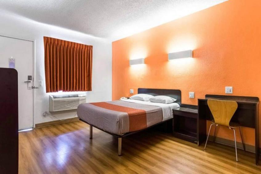 1 Queen Bed  Smoking - foto 9
