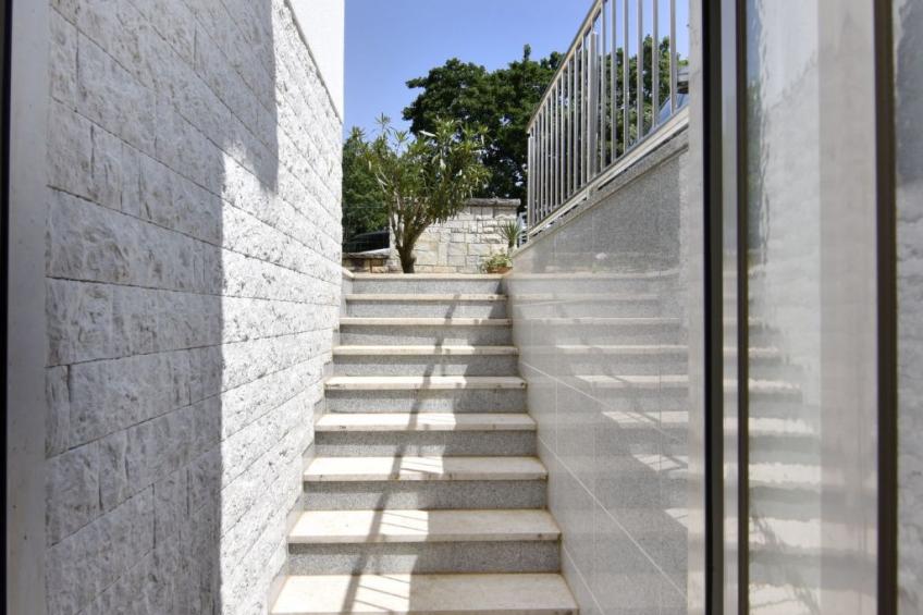 Geräumige Kellerwohnung in der Nähe von Umag - foto 3