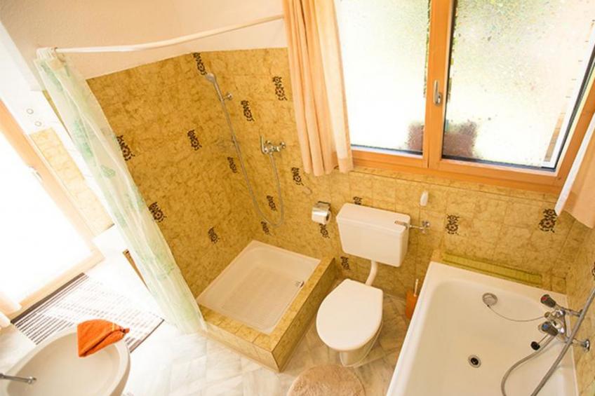 Tgesa Munts 2 EG Appartement/Fewo, Dusche oder Bad, WC, 3 Schlafräume - foto 19
