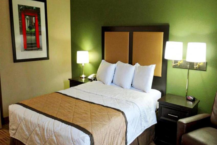 1 Queen Bed | Non-Smoking, Kitchen - foto 21