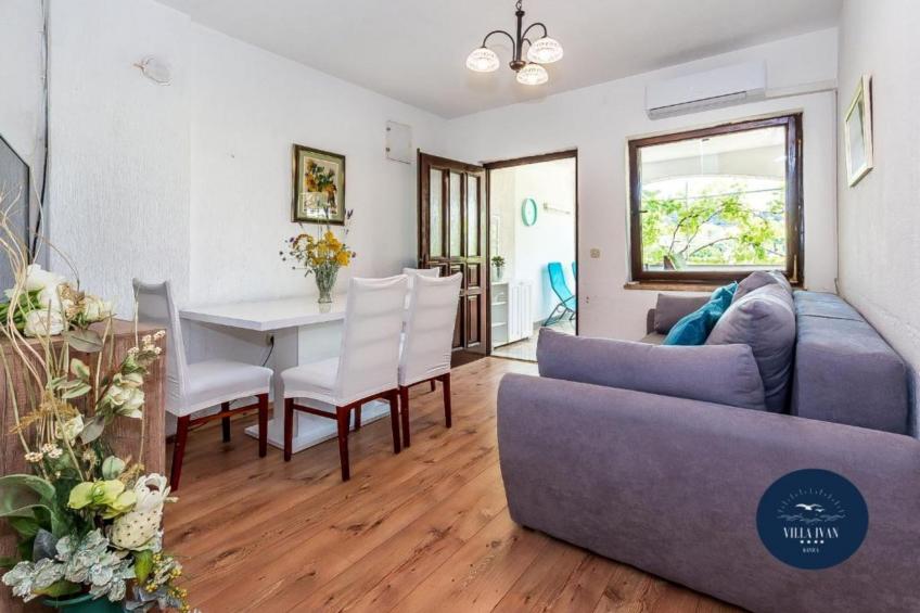 Villa Ivan apartment with balcony and sea view A2 - foto 8