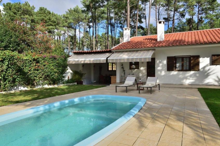 mit Garten, Grill und Terrasse