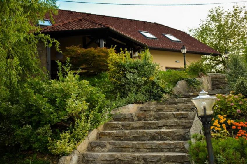 Zevnik Quiet Retreat with Stunning Views and Equestrian Activities - One Bedroom Apartment - foto 35