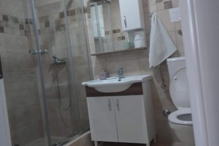 Adriatic Haven – Cozy Tivat Apartment with a Terrace - One Bedroom Apartment - foto 9