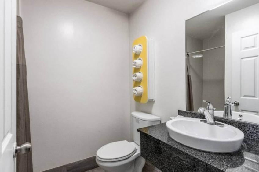 2 full beds  mobility access tub kitchen - foto 12