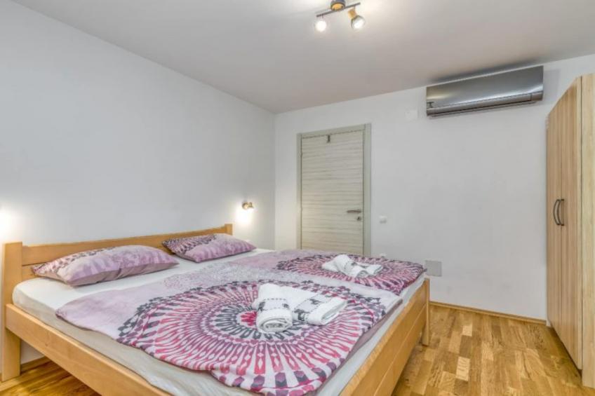 Four Bedroom Holiday House Mali Raj with Pool - foto 9