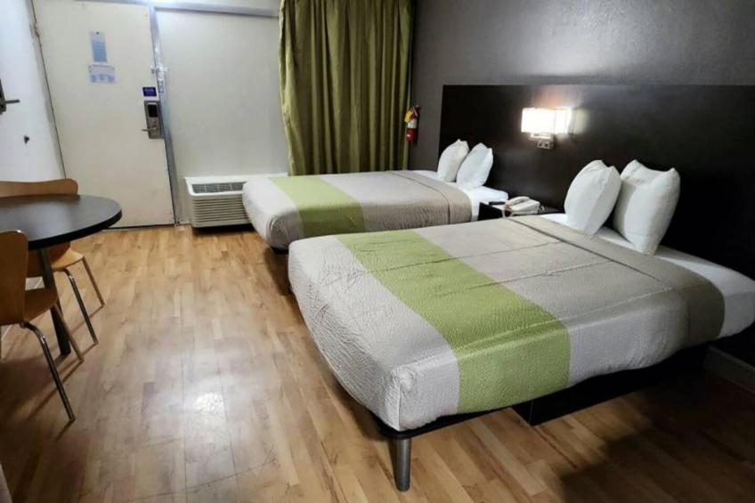 2 Full Beds  Non-Smoking Kitchen - foto 20