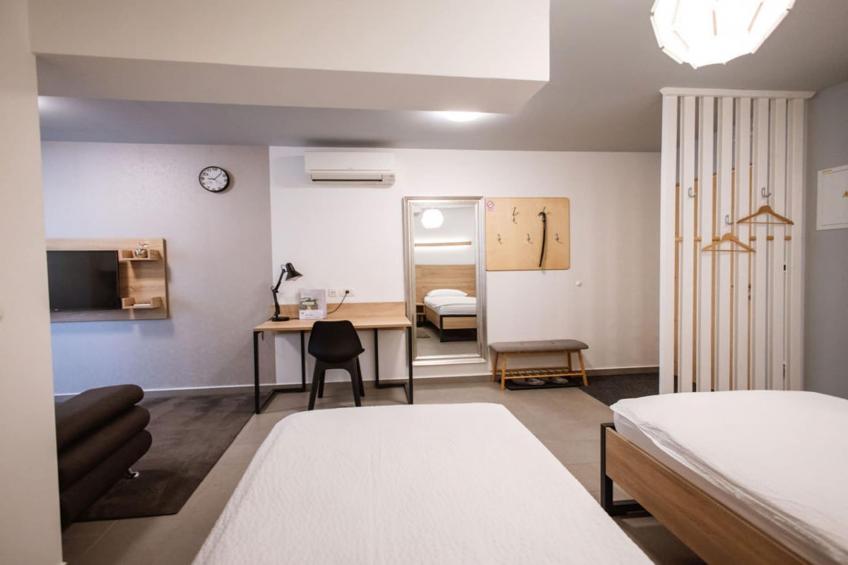 Stylish Apartments with Osijek Near Top Attractions - Standard Studio Apartment  - Maks 3 - foto 43