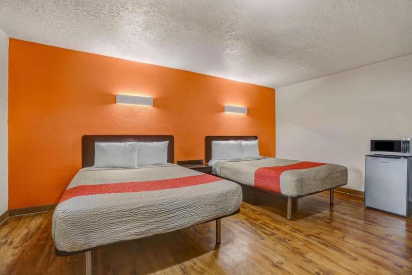 2 Queen Beds  Smoking - foto 25