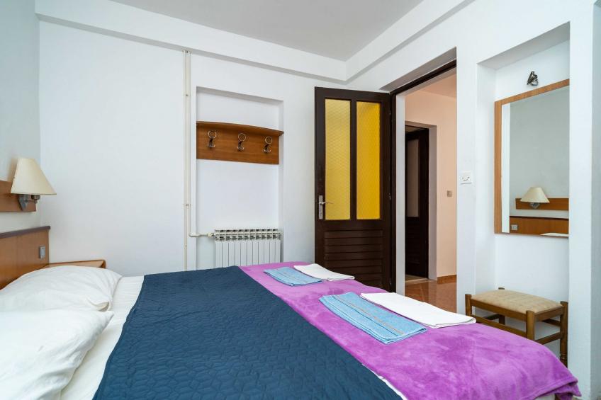 Apartments Klis -Two-Bedroom Apartment with Terrace - foto 11