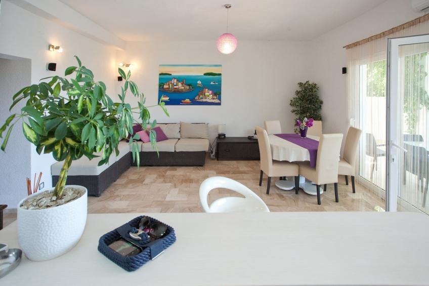 Wonderful Visinisce Apartments with Terrace and Sea Views - Standard Two Bedroom Apartment  (Owner 1) - foto 6