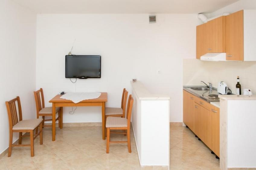 Guest House Luce- Studio with Terrace and Garden View