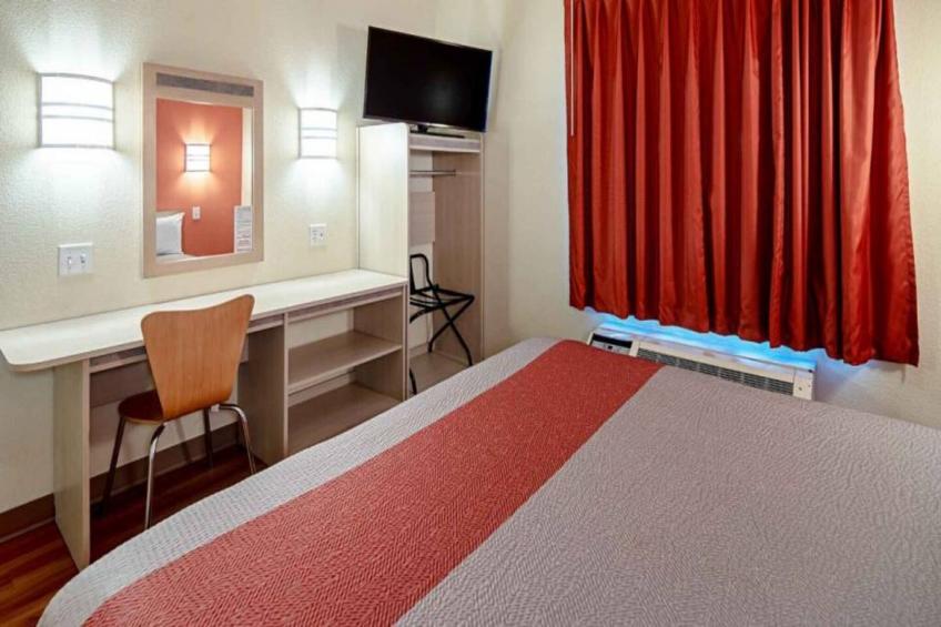 1 King Bed  Non-Smoking - foto 5