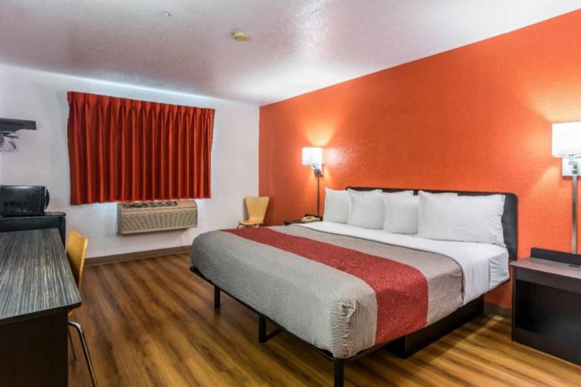 1 King Bed  Smoking - foto 13