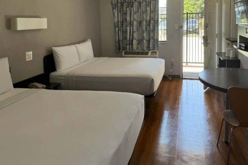 1 QUEEN BED - foto 5