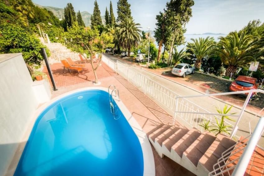 Guest House Villa Nina- Superior Triple Room with Balcony and Sea View (S2 - plava) - foto 13