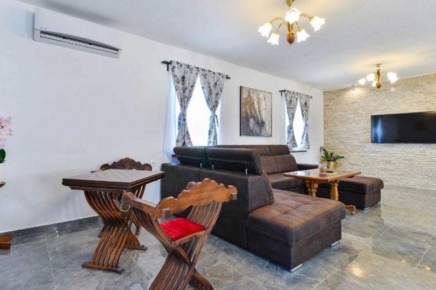 Villa Marinic with heated pool and entertainment r - foto 8