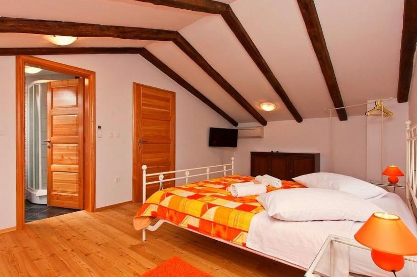 Gemütliches Ferienhaus in Peresiji mit Grill und Terrasse - foto 16