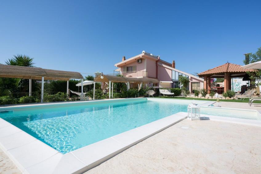 Angenehmes Haus mit privatem Pool