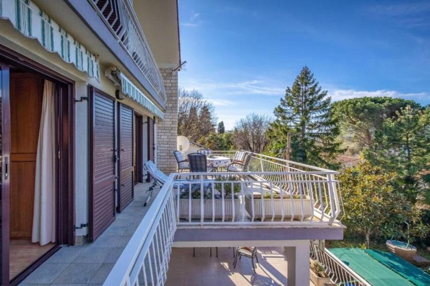 Apartment Villa Mirna - Three Bedroom Apartment with Balcony and  Sea View - foto 17