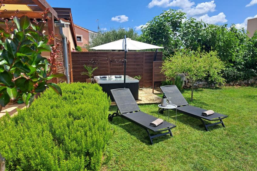 Haus Mirelia für zwei Personen mit Garten