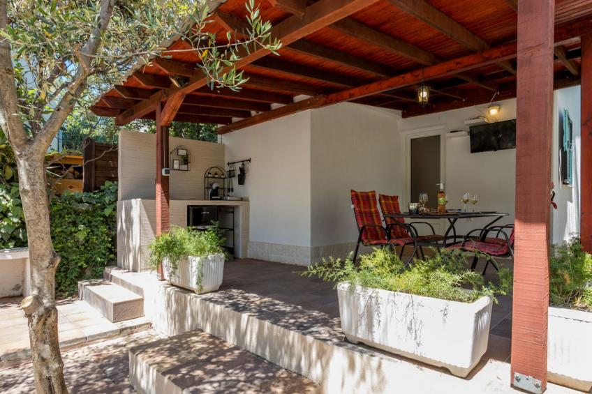 Geräumiges Ferienhaus mit Terrasse und Garten - foto 6