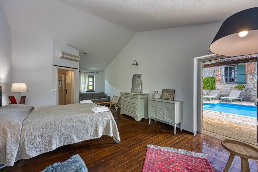 Vila Amyra With Pool - foto 35