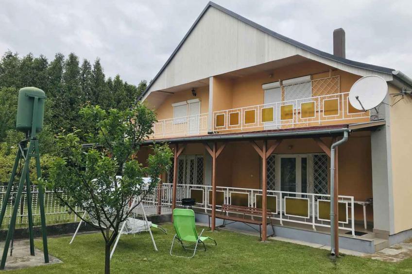 Holiday home with garden shower and barbecue - BF-N8WK5