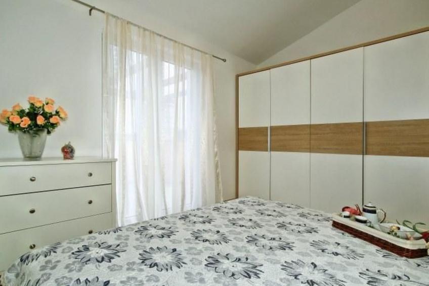 mit Pool, Terrasse und Parkplatz - foto 11