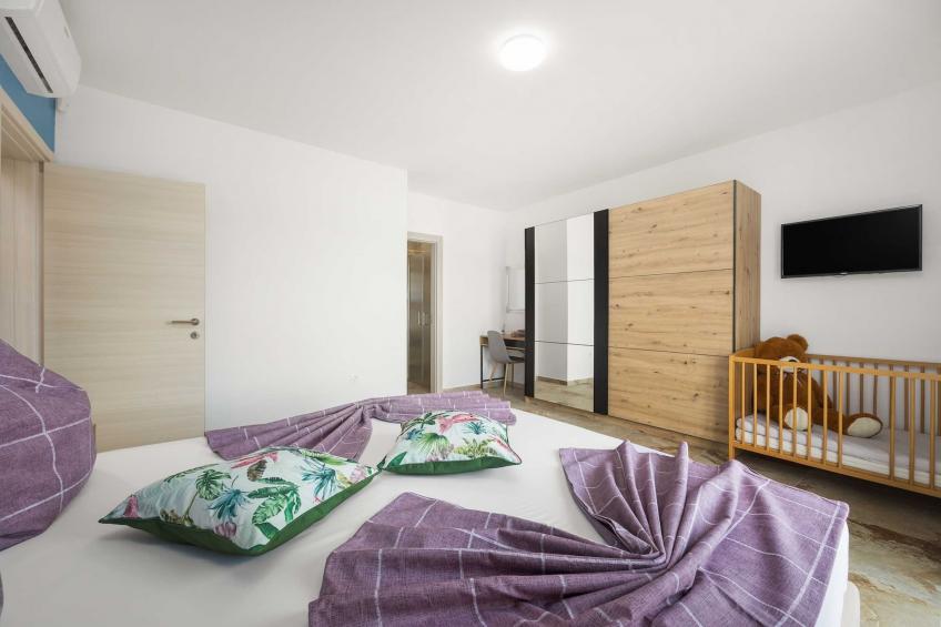 Villa Nur Amela with Pool, Jacuzzi, Darts - foto 24