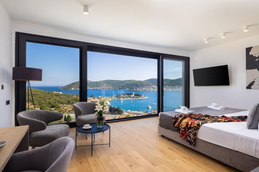 Breathtaking Villa  Vis Five Bedroom Villa with the Pool - foto 30