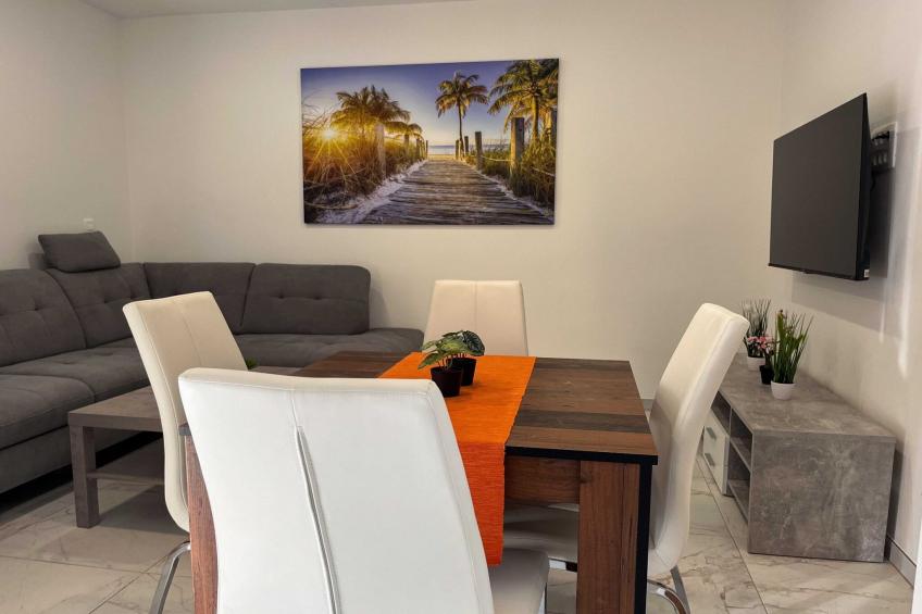 Delightful Cozy Riverside Apartment - One Bedroom Apartment with Terrace - foto 3