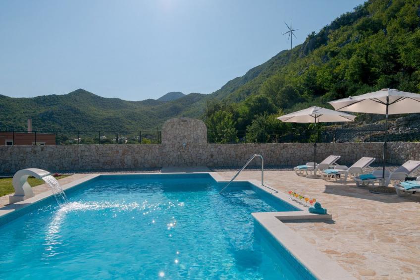 Villa Elin mit großem, privatem Pool in Seoca