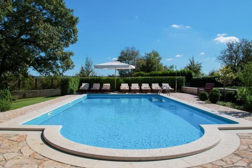 Luxusvilla mit Garten und Pool sowie herrlicher Aussicht - foto 36