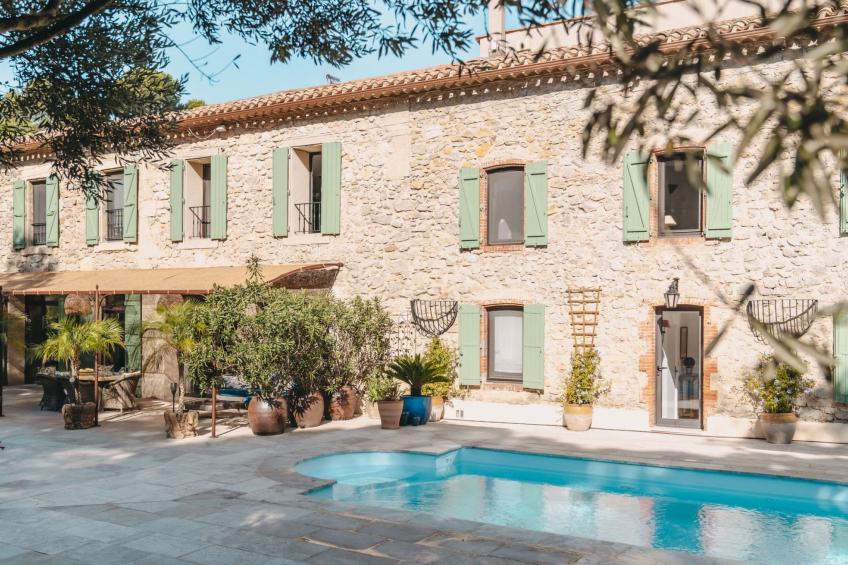 Charmante Ferienwohnung mit Terrasse und Pool