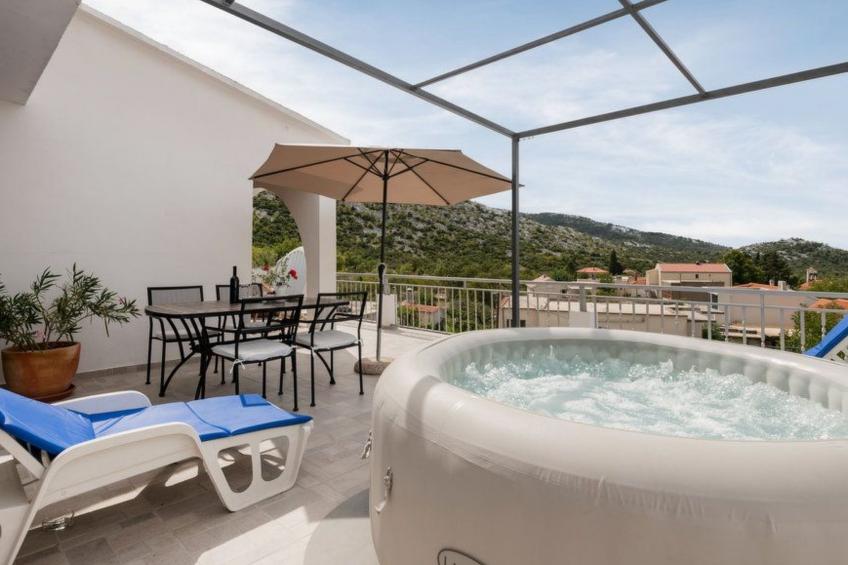 in Gornja Brela mit Sonnenterrasse und Panoramablick