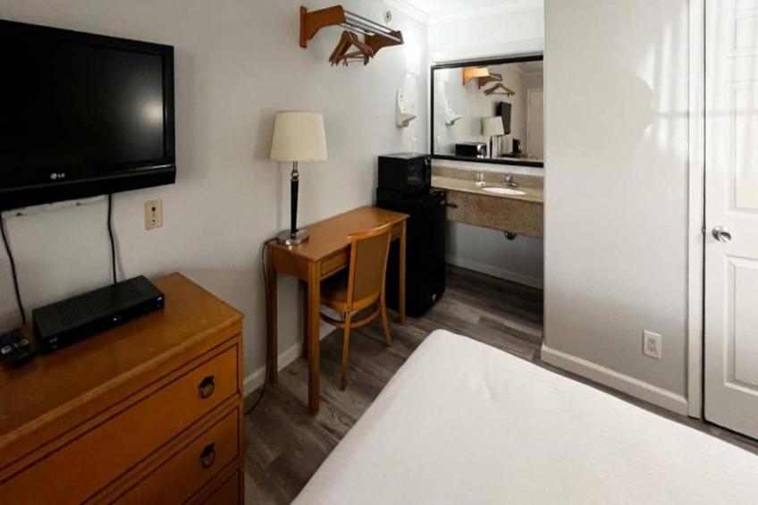 1 King Bed  Non-Smoking - foto 2