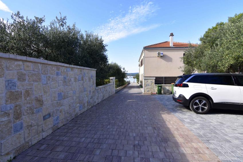 Ferienwohnung für Paare mit Terrasse und gemeinsamem Garten, nur wenige Schritte vom Strand entfernt - BF-8X78K - foto 5
