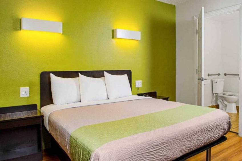 1 QUEEN BED  NON-SMOKING - foto 25