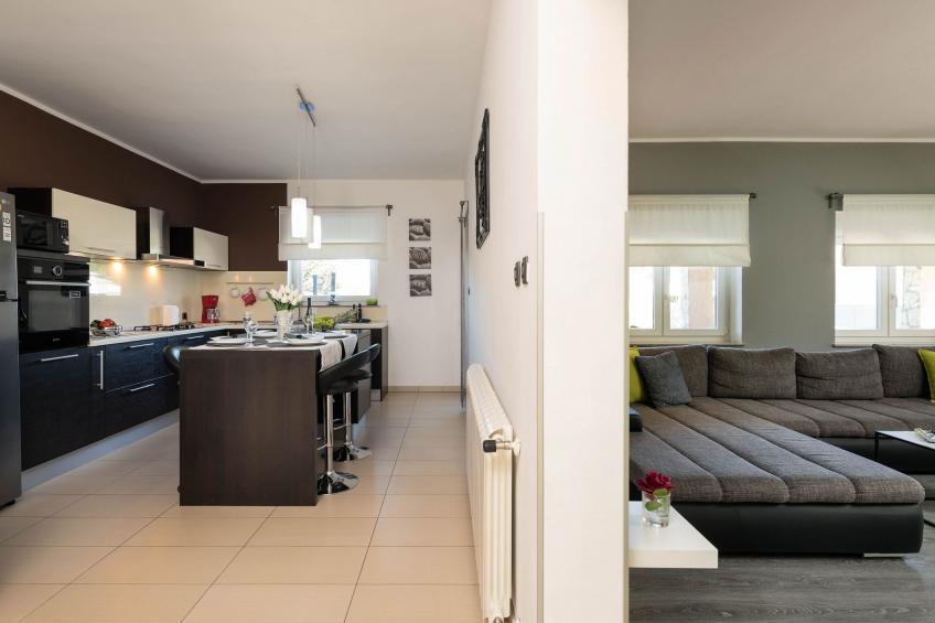 Schöne Villa in ruhiger Stadt mit Pool und BBQ - foto 45