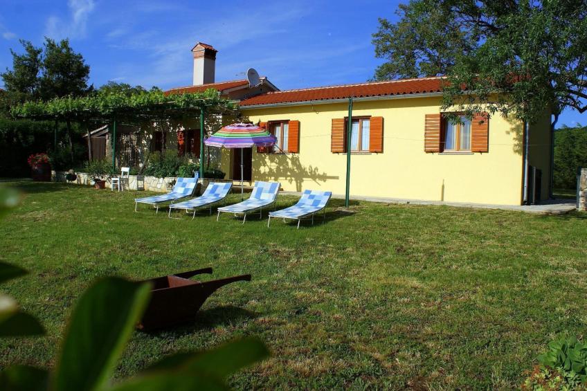 Charmantes Ferienhaus in Bartići mit Terrasse - foto 6