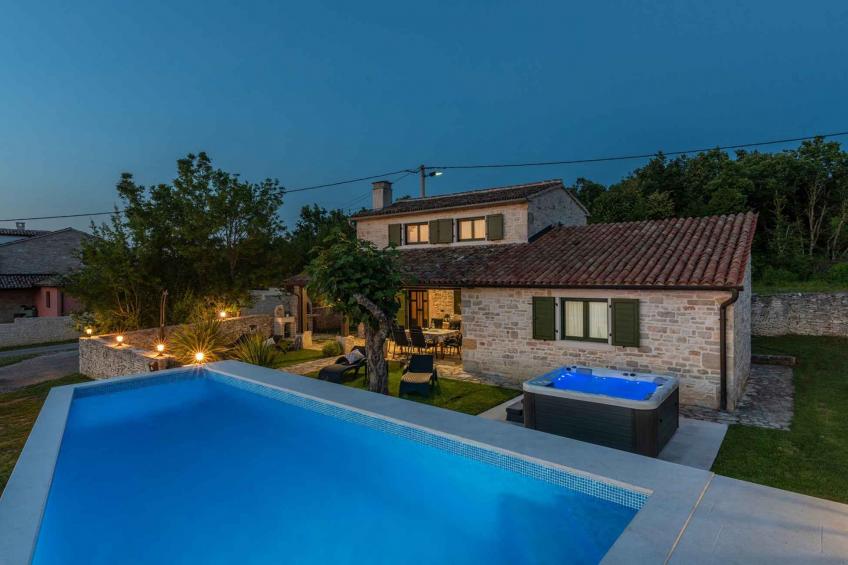Villa met zwembad en whirlpool - BF-6NPDX - foto 28