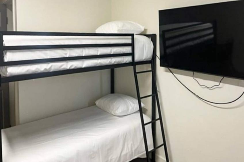 1 Queen Bed  Non-Smoking Kitchen - foto 4