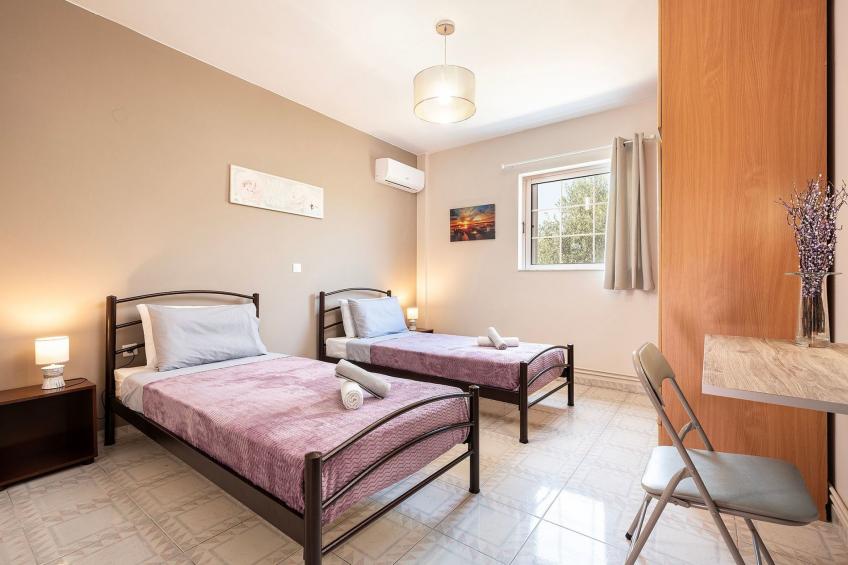 in einem Olivenhain in Strandnähe - foto 26