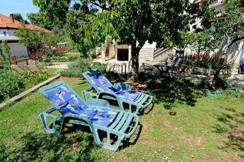 Holiday apartment with garden and barbecue - BF-PMYV - foto 2
