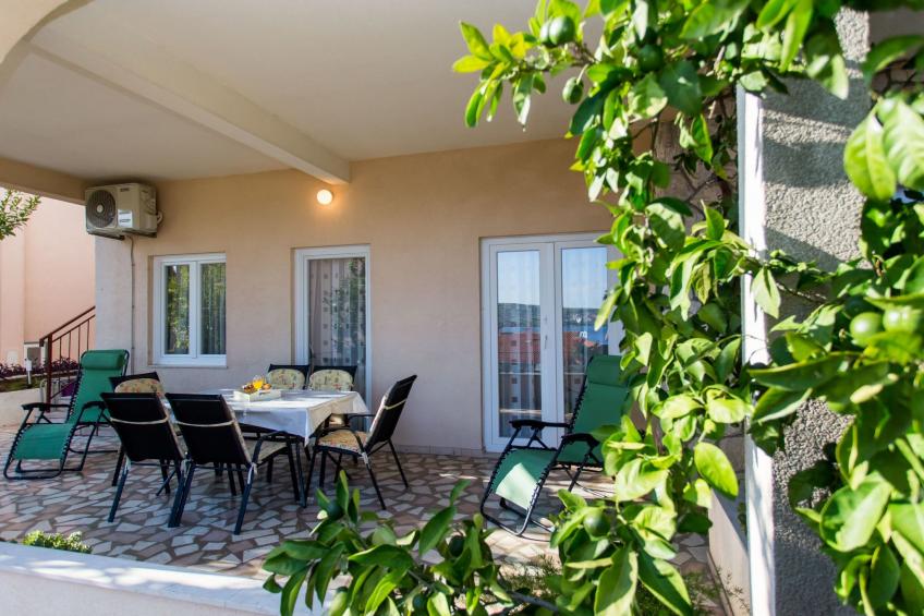 Strandnahe Ferienwohnung Jure mit großer Terrasse - foto 17